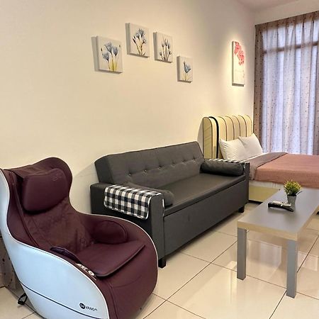 Beacon Exec Suites# Msg Chair#Disney Hotstar George Town  Kültér fotó
