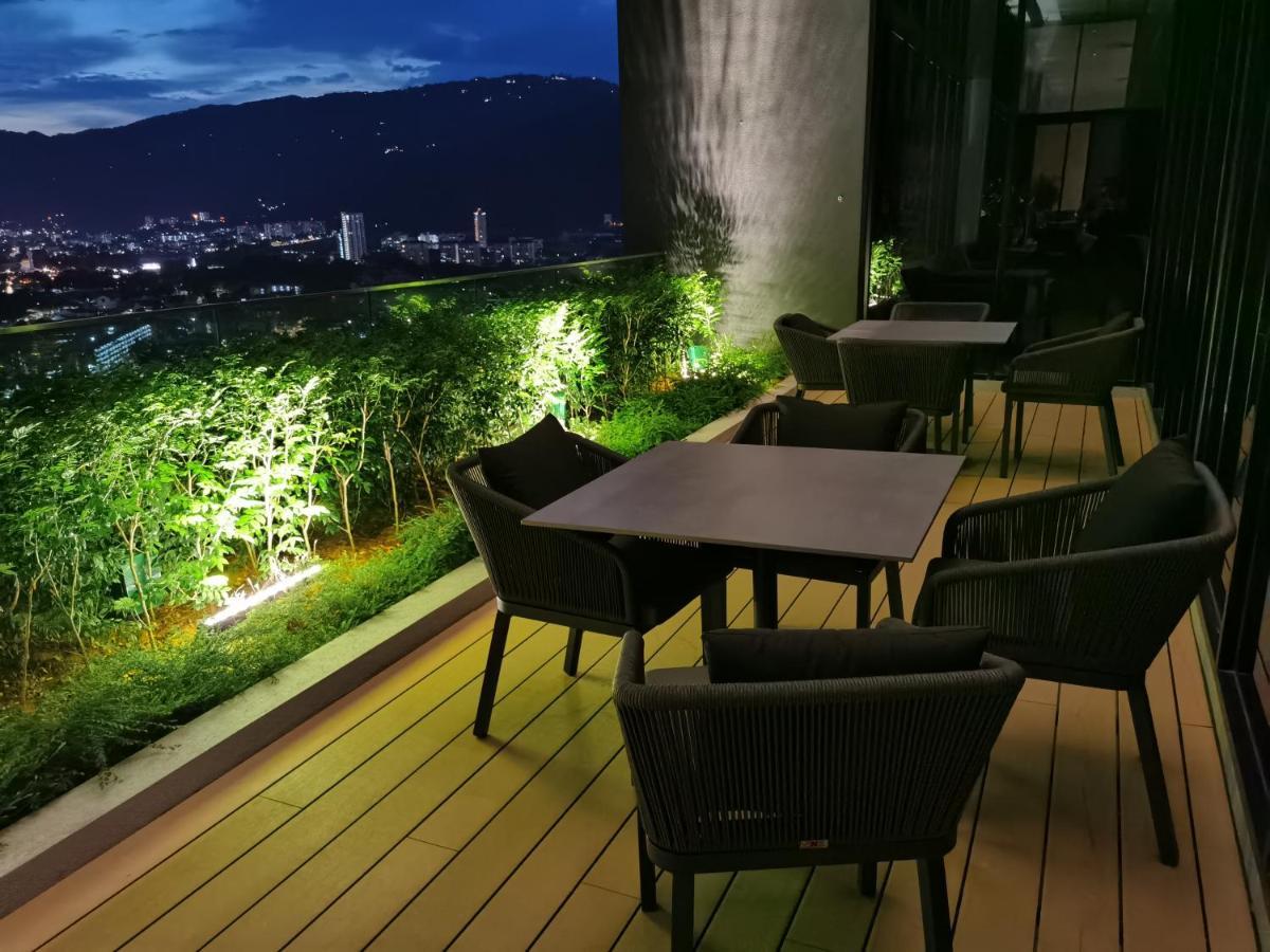Beacon Exec Suites# Msg Chair#Disney Hotstar George Town  Kültér fotó