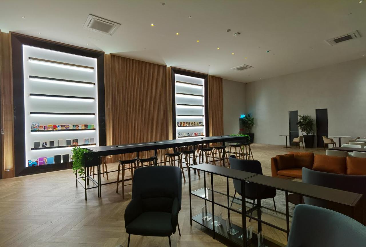 Beacon Exec Suites# Msg Chair#Disney Hotstar George Town  Kültér fotó