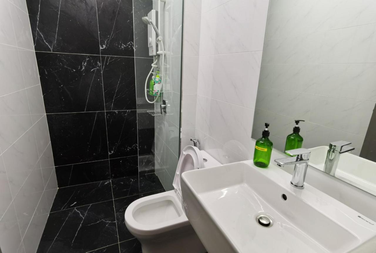 Beacon Exec Suites# Msg Chair#Disney Hotstar George Town  Kültér fotó