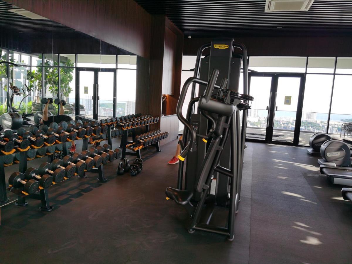Beacon Exec Suites# Msg Chair#Disney Hotstar George Town  Kültér fotó