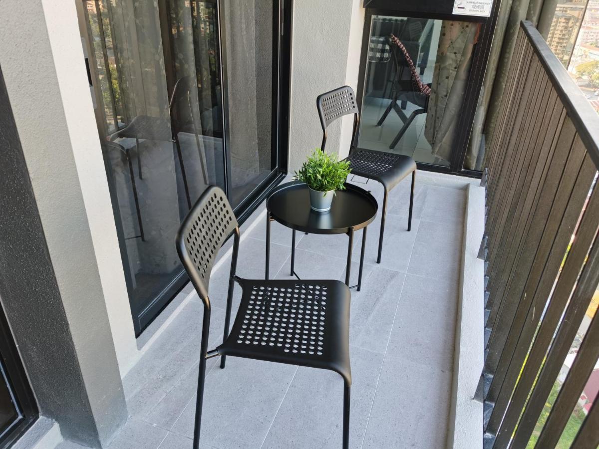 Beacon Exec Suites# Msg Chair#Disney Hotstar George Town  Kültér fotó
