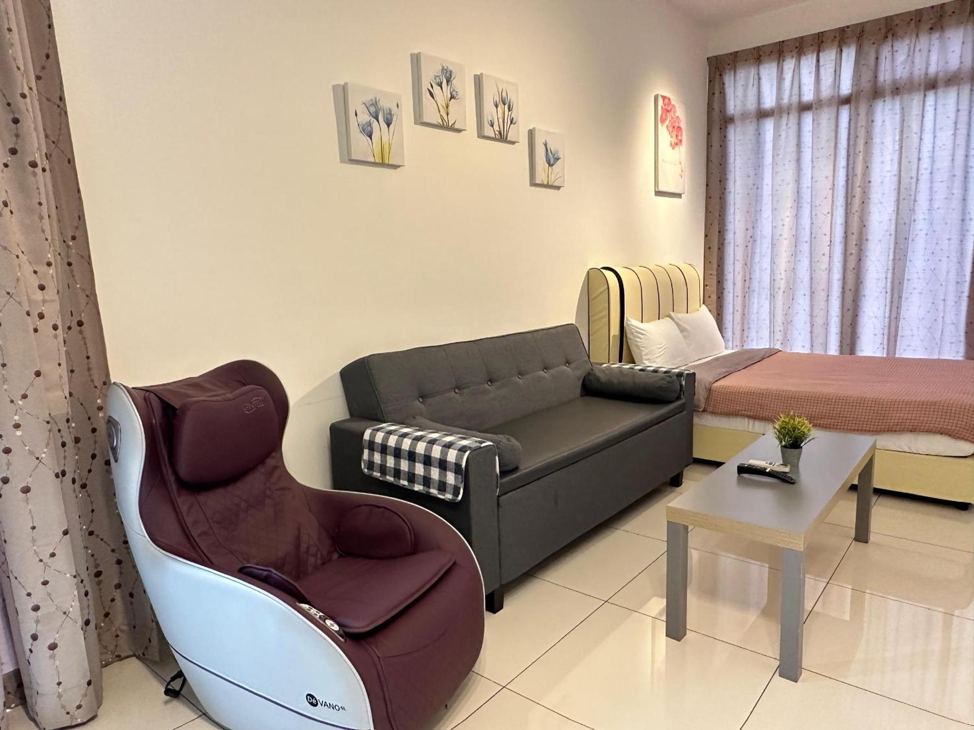 Beacon Exec Suites# Msg Chair#Disney Hotstar George Town  Kültér fotó